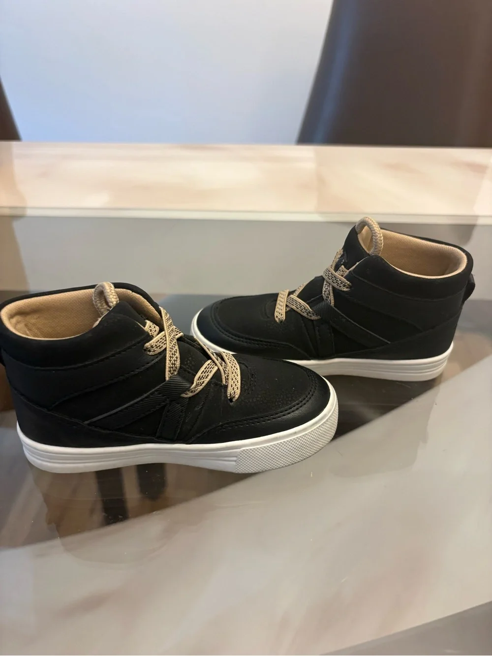 OshKosh B'gosh Toddler High Top Sneaker Boot Size 7M Toddler Black Tan